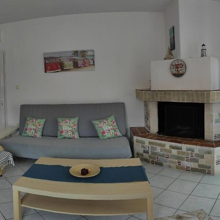Roses Rt Apartments Skioni I Nea Skioni Eksteriør billede