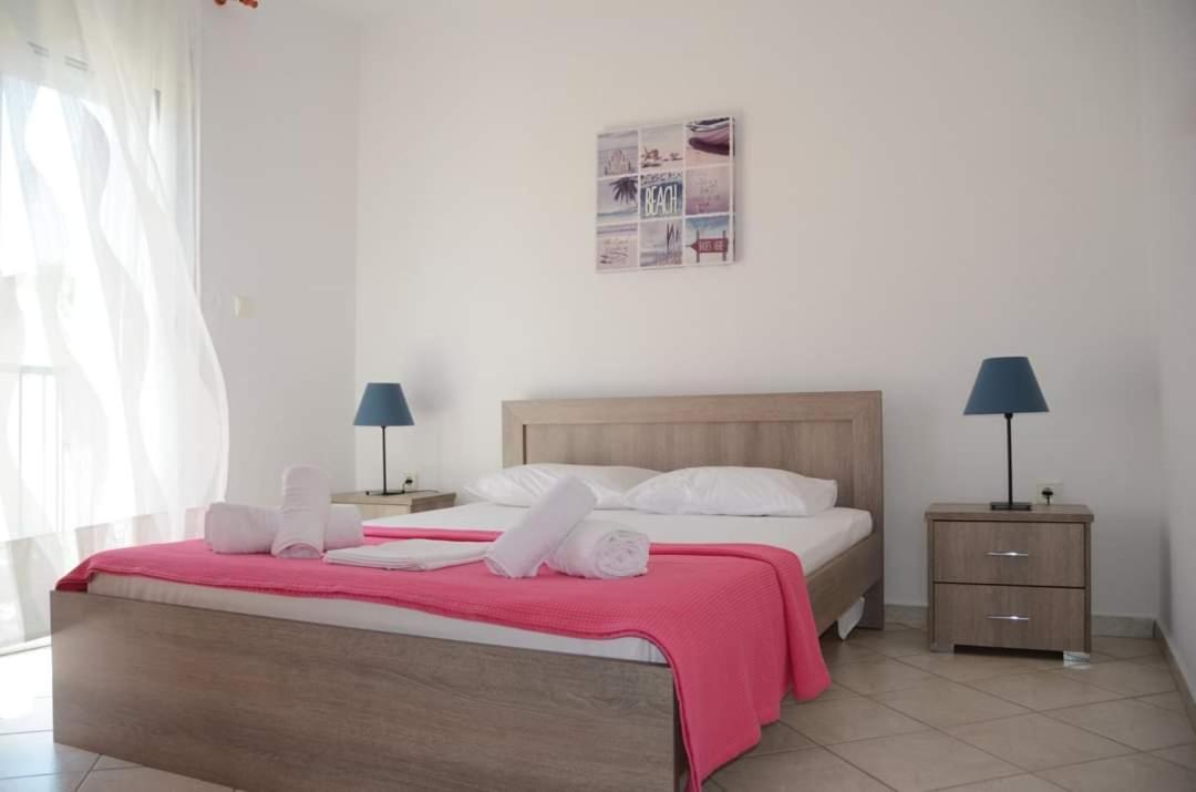 Roses Rt Apartments Skioni I Nea Skioni Eksteriør billede