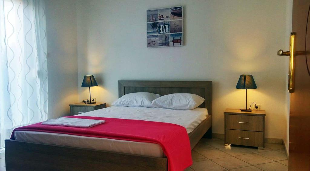 Roses Rt Apartments Skioni I Nea Skioni Eksteriør billede
