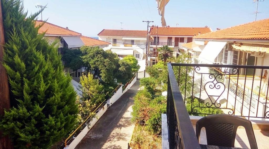 Roses Rt Apartments Skioni I Nea Skioni Eksteriør billede